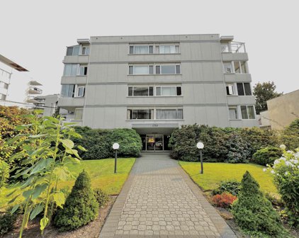 1750 Esquimalt Avenue Unit 402, West Vancouver
