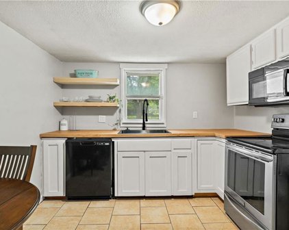 505 SW 18th Street, Blue Springs