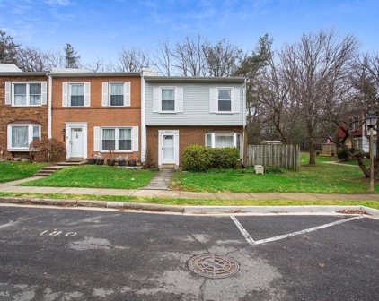 6351 Hillary Ct, Alexandria