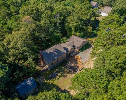 41 Duck Pond Rd, Dennis