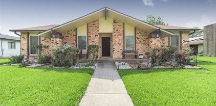 5619 Pine Row Street, Houston