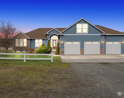 130 W Crescent Harbor Road, Oak Harbor