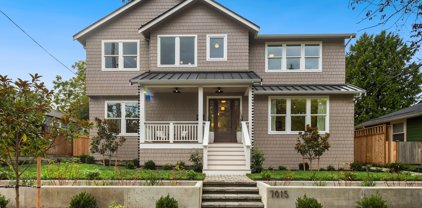 7015 37th Avenue NE, Seattle