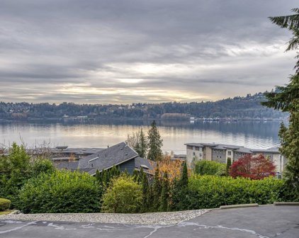 3908 Blantyre Place, North Vancouver