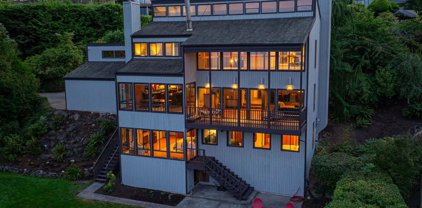 10867 NE Bill Point Drive, Bainbridge Island