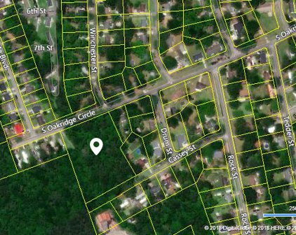 2900 S Oakridge Circle, North Charleston