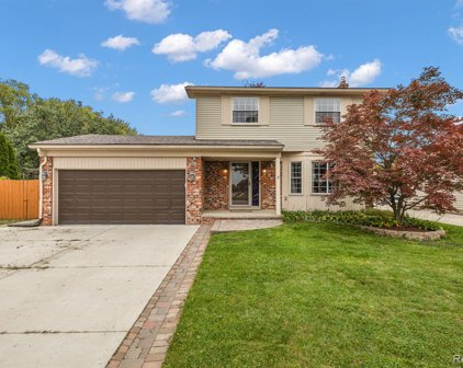 40074 Eagle, Sterling Heights