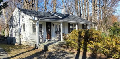 302 Mannakee St, Rockville