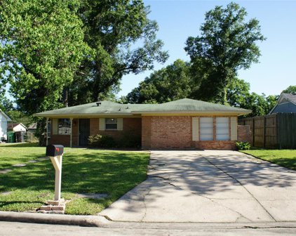 9318 Linda Vista Road, Houston