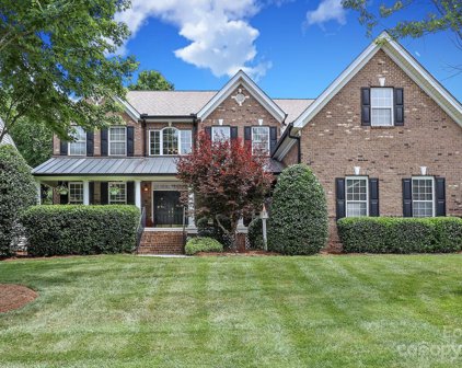 1319 Grayscroft  Drive, Marvin
