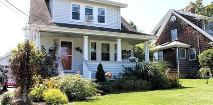 26 Highland Ave, Saugus