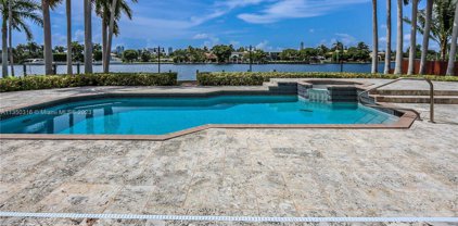 1110 N Southlake Dr, Hollywood