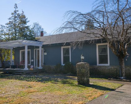 7424 Kavanaugh Rd, Crestwood