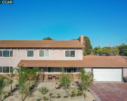 2040 Cumming Rd, Brentwood