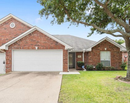 5401 Hollytree #2104, Tyler