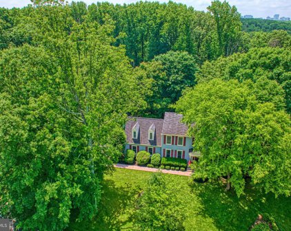 1233 Shaker Dr, Herndon