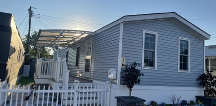 16 Avenue A, Hazlet