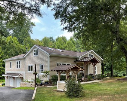530 Kemp Road, Suwanee