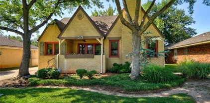 1108 W Wilshire Boulevard, Nichols Hills