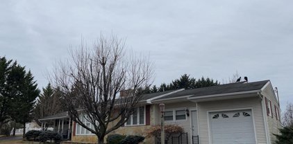 1275 Valley View Dr, Front Royal