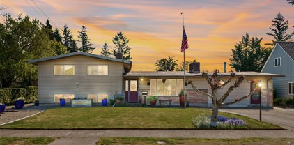 303 Wood Avenue, Sumner