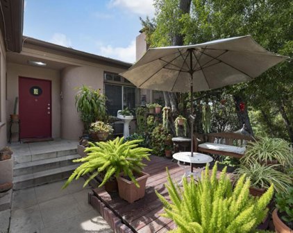 3043  Hollycrest Dr, Los Angeles