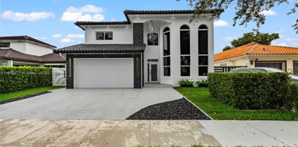 8832 Nw 152nd Ter, Miami Lakes