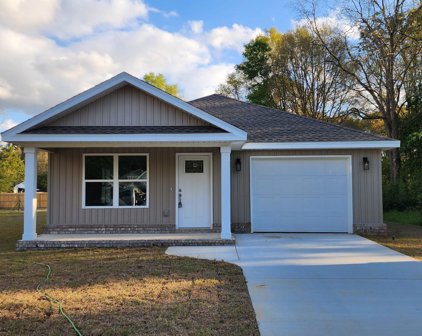 3166 Main Street, Crestview