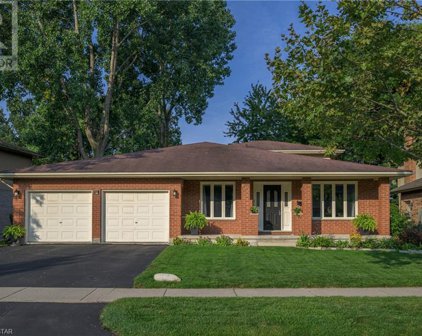 971 COUNTRY CLUB Crescent, London