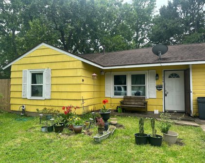 426 Center Way Street, Lake Jackson