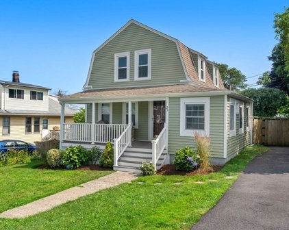 25 Sunrise Rd, Quincy