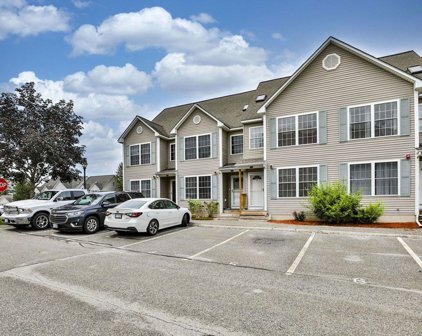 4 Chandler Ct Unit B, Hudson