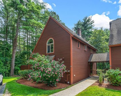 8 Woodridge Ln Unit 8, Westford