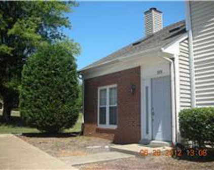 103 Carriage Pl Unit #103, Clarksville