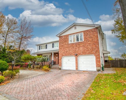 855 Ionia Avenue, Staten Island