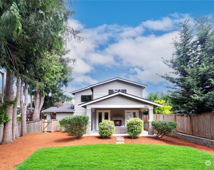 8033 124th Avenue NE, Kirkland