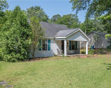 1352 6th Avenue, Auburn