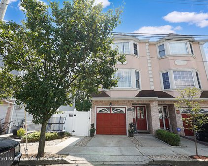 62 Ambassador Lane, Staten Island