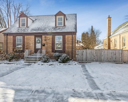 9517 Jackson Avenue, Brookfield