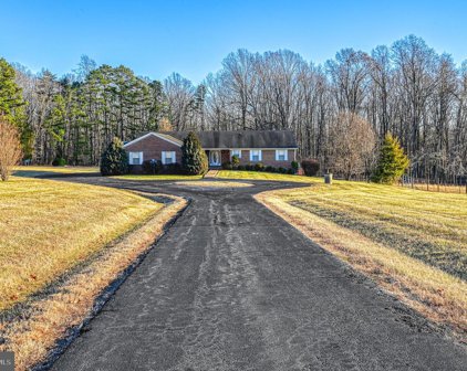 2826 Courthouse Rd, Louisa