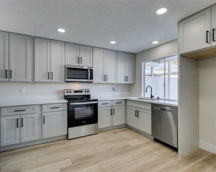 184 Greenbriar Townhouse Way, Las Vegas