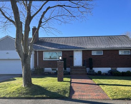 5 Zito Dr, Saugus