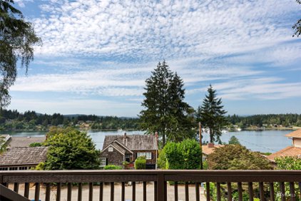 2530 E Phinney Bay Place, Bremerton