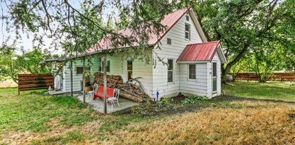 606 E Market St, Latah