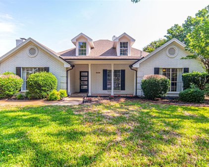 3328 Circlewood  Court, Grapevine