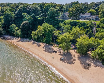 1955 Shore Acres Drive, Lake Bluff