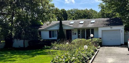 128 Wayne Street, Hauppauge