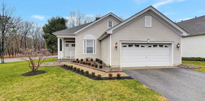 2 Silverspring Drive, Lakewood