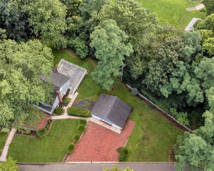 24 Ridge Drive, Port Washington