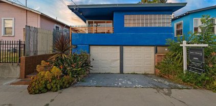 7400 Ney Avenue, Oakland
